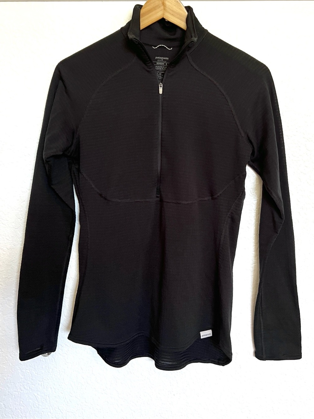 Patagonia Women’s Half Zip Base Layer Black Size Small NWOT